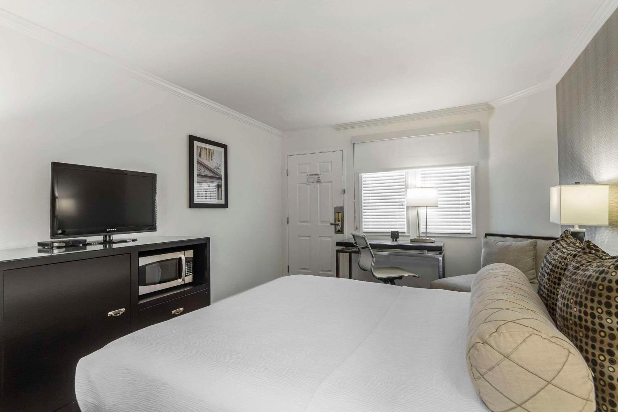 Off Capitol Park, Ascend Collection 3* Sacramento