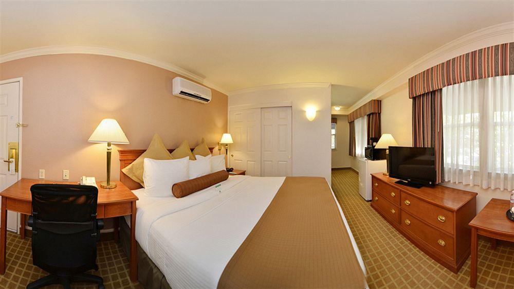 Off Capitol Park, Ascend Collection 3*